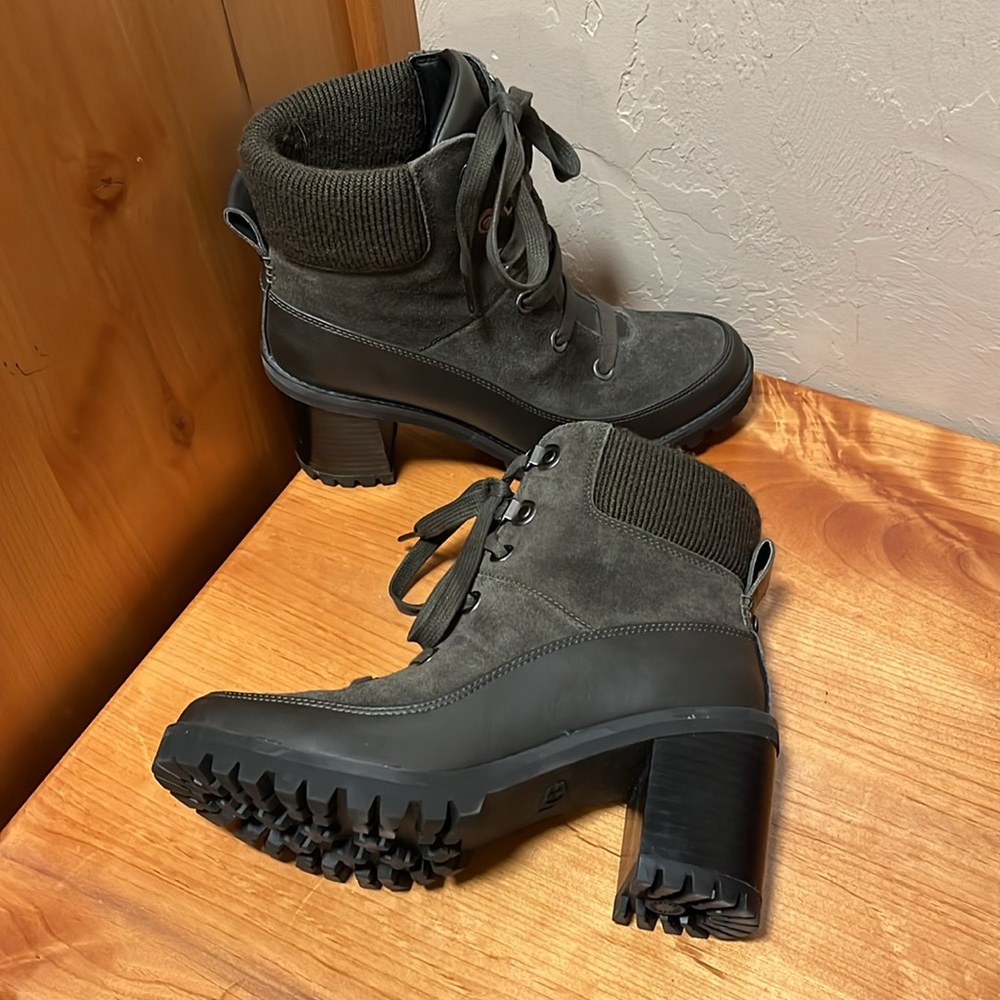 UGG REDWOOD OLIVE LACE UP ANKLE BOOTS - Picture 4 of 10
